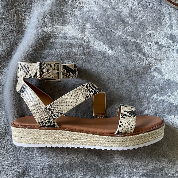 Nine West snake print wedge espadrille sandals - Picture 6 of 9